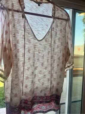 Lucky Brand Cream V-Neck Blouse with Pink Paisley Border